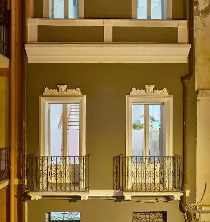 Right House - Indipendent In Characteristic Marina District Cagliari
