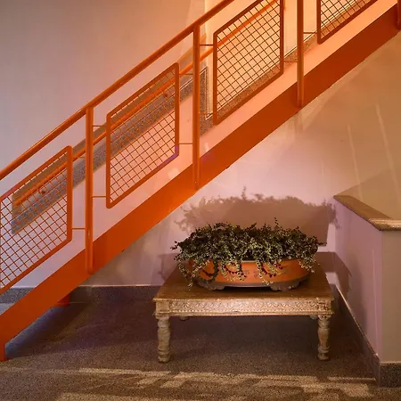 Right House - Indipendent In Characteristic Marina District Apartment